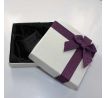 Dárková krabička s fialovou mašlí
